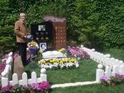 相声大师常宝华及夫人都葬在灵山宝塔陵园