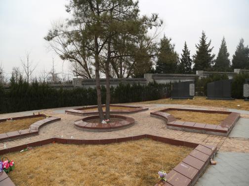 北京拥有花坛葬的墓地-天寿陵园