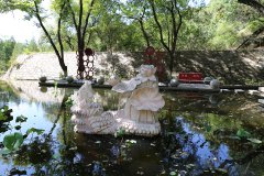 八达岭陵园陵园水中雕像