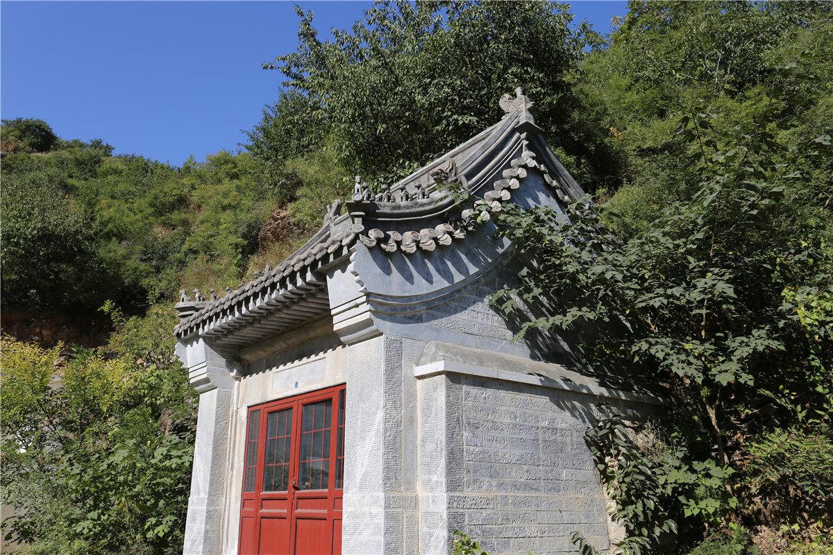 北京万佛华侨陵园名人都有谁？